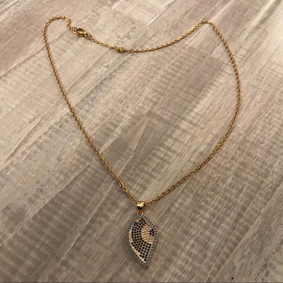 Leaf Eye Necklace - Picture 5 of 6